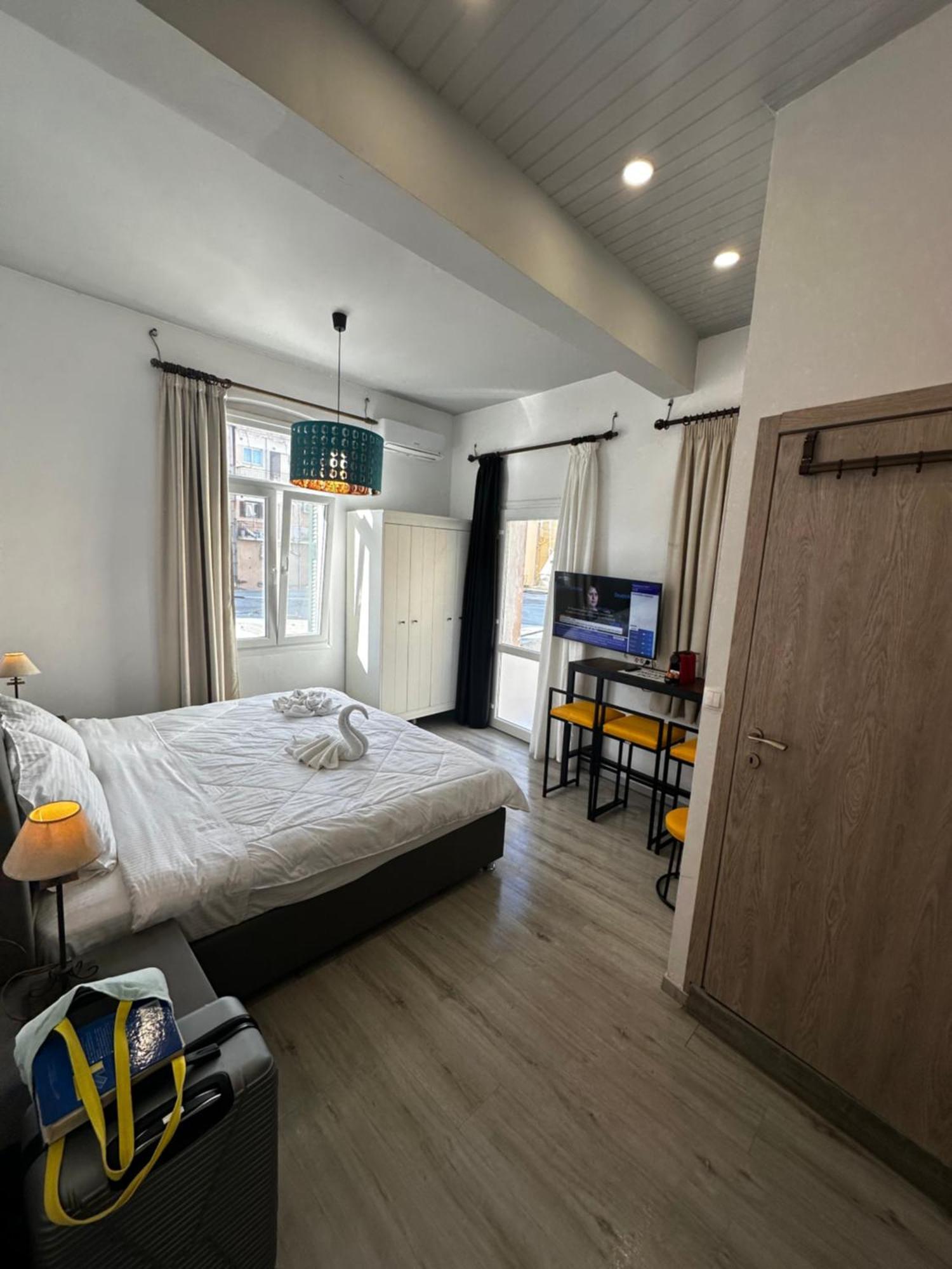 Corfu  Travelers Luxury Suites, Studios & Apartments מראה חיצוני תמונה