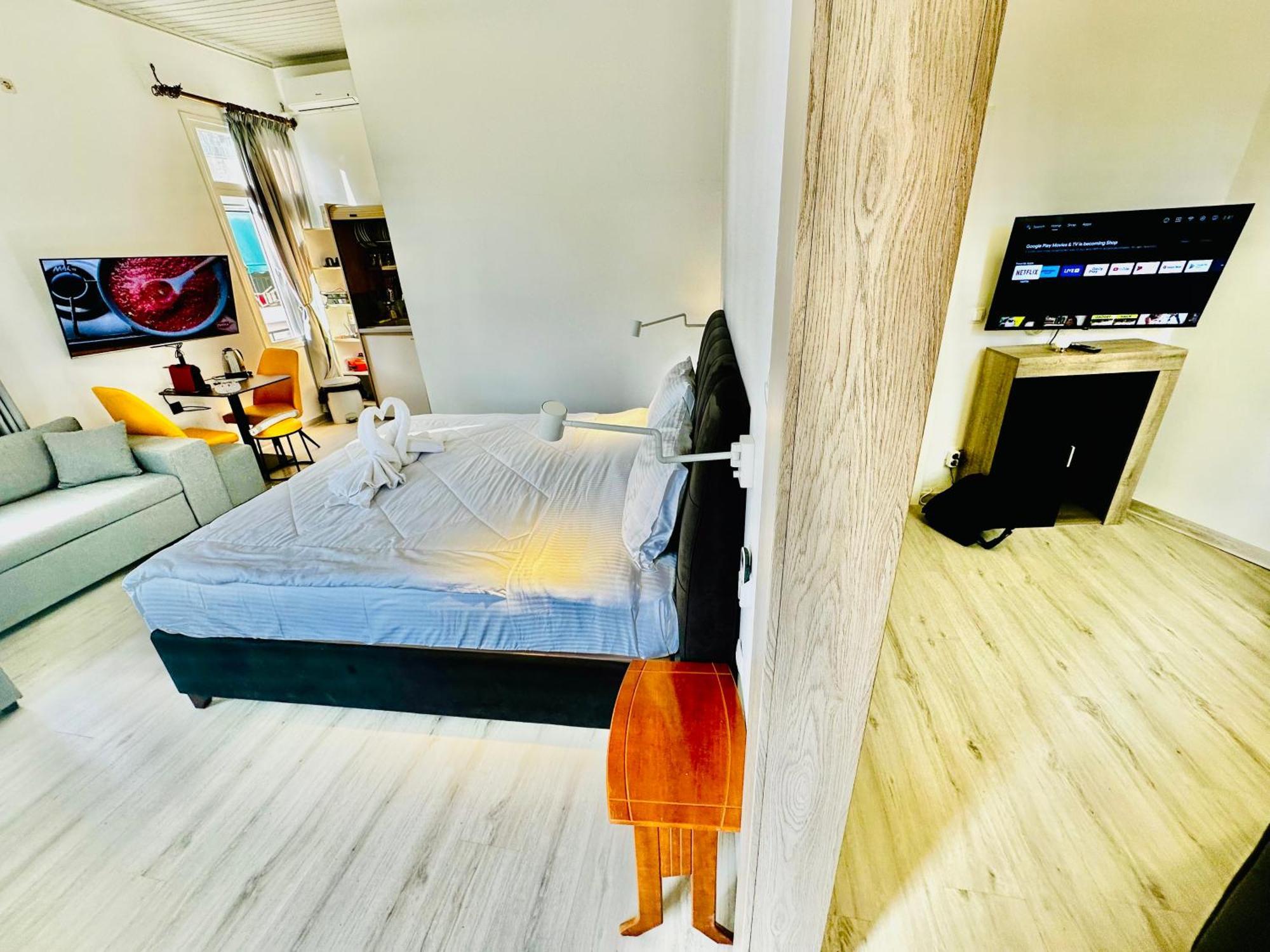 Corfu  Travelers Luxury Suites, Studios & Apartments מראה חיצוני תמונה