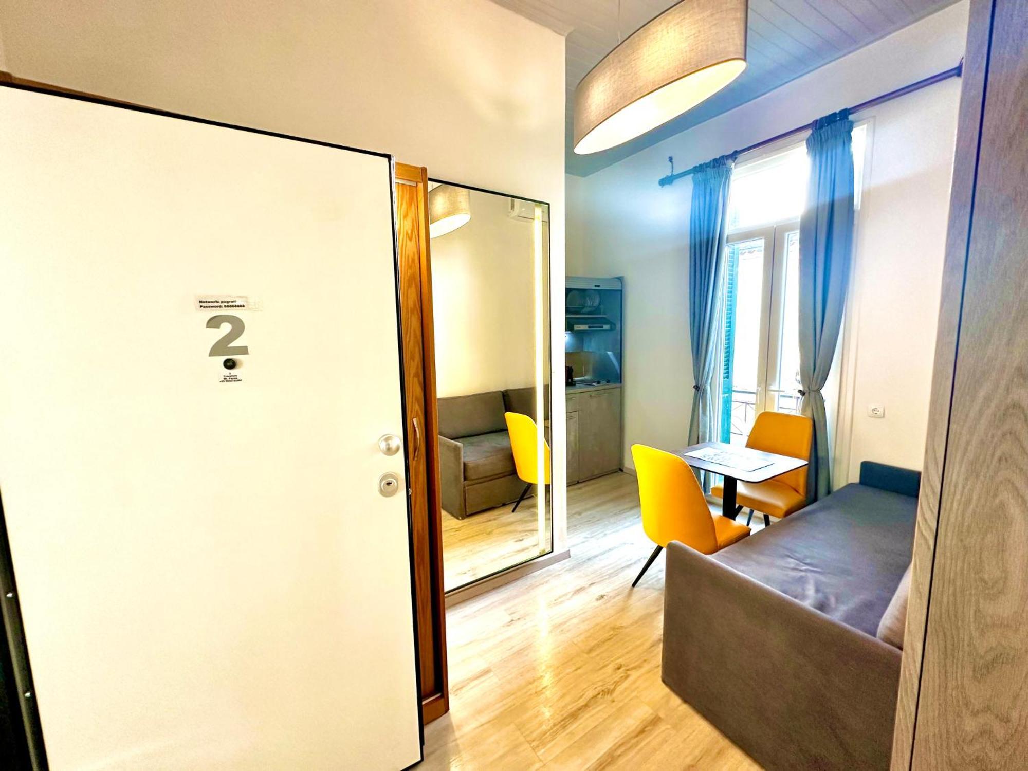 Corfu  Travelers Luxury Suites, Studios & Apartments מראה חיצוני תמונה