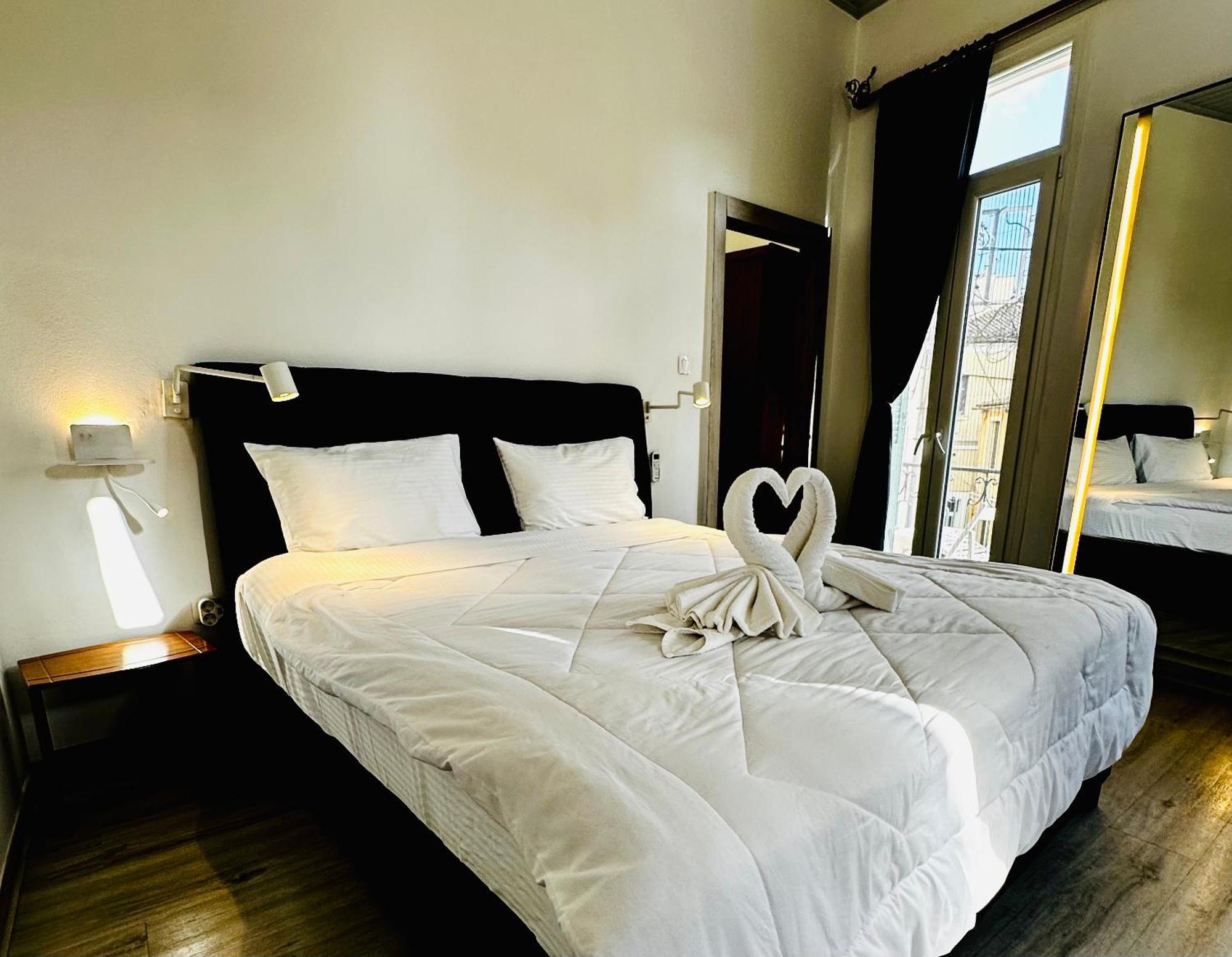 Corfu  Travelers Luxury Suites, Studios & Apartments מראה חיצוני תמונה