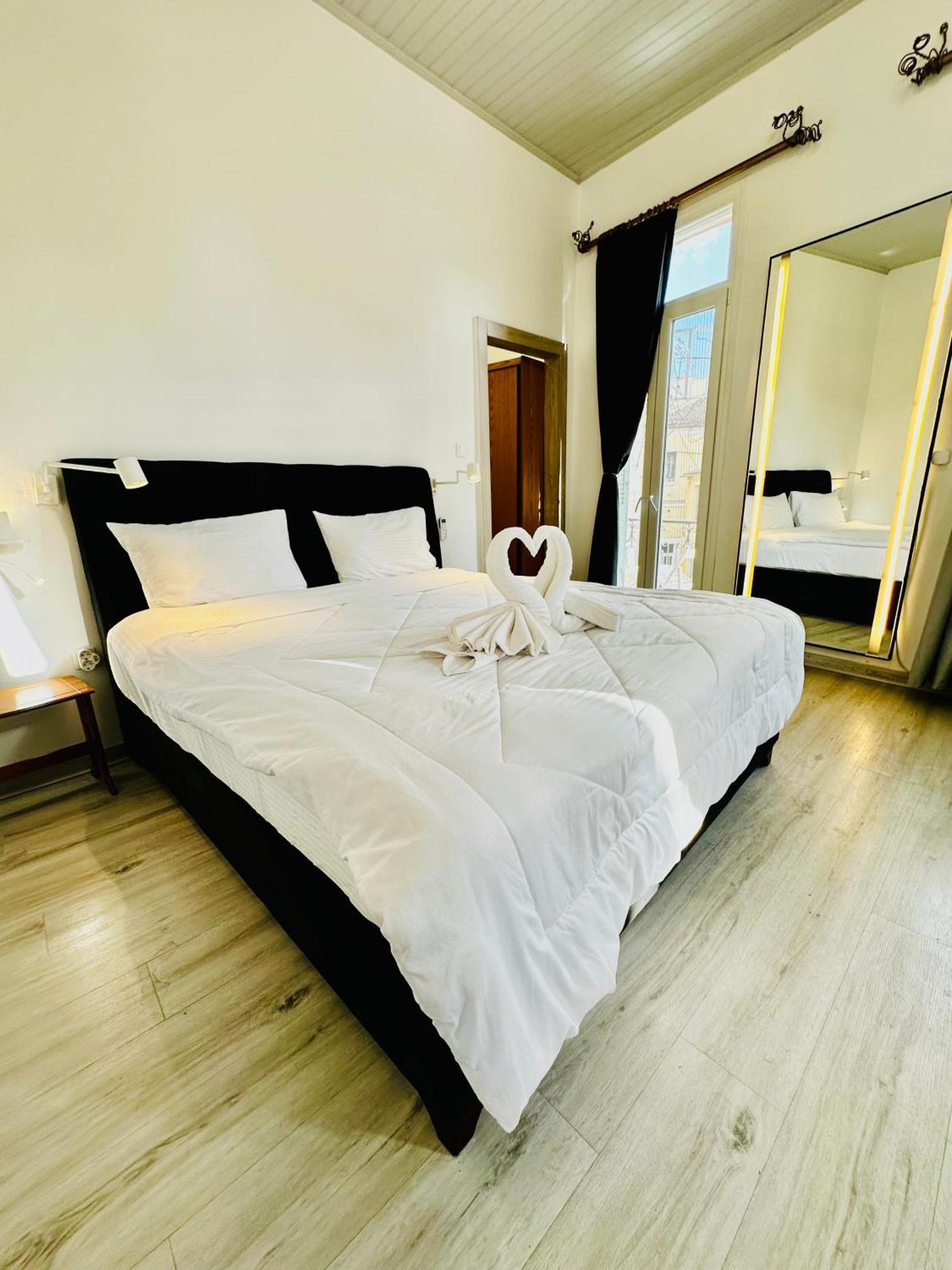 Corfu  Travelers Luxury Suites, Studios & Apartments מראה חיצוני תמונה