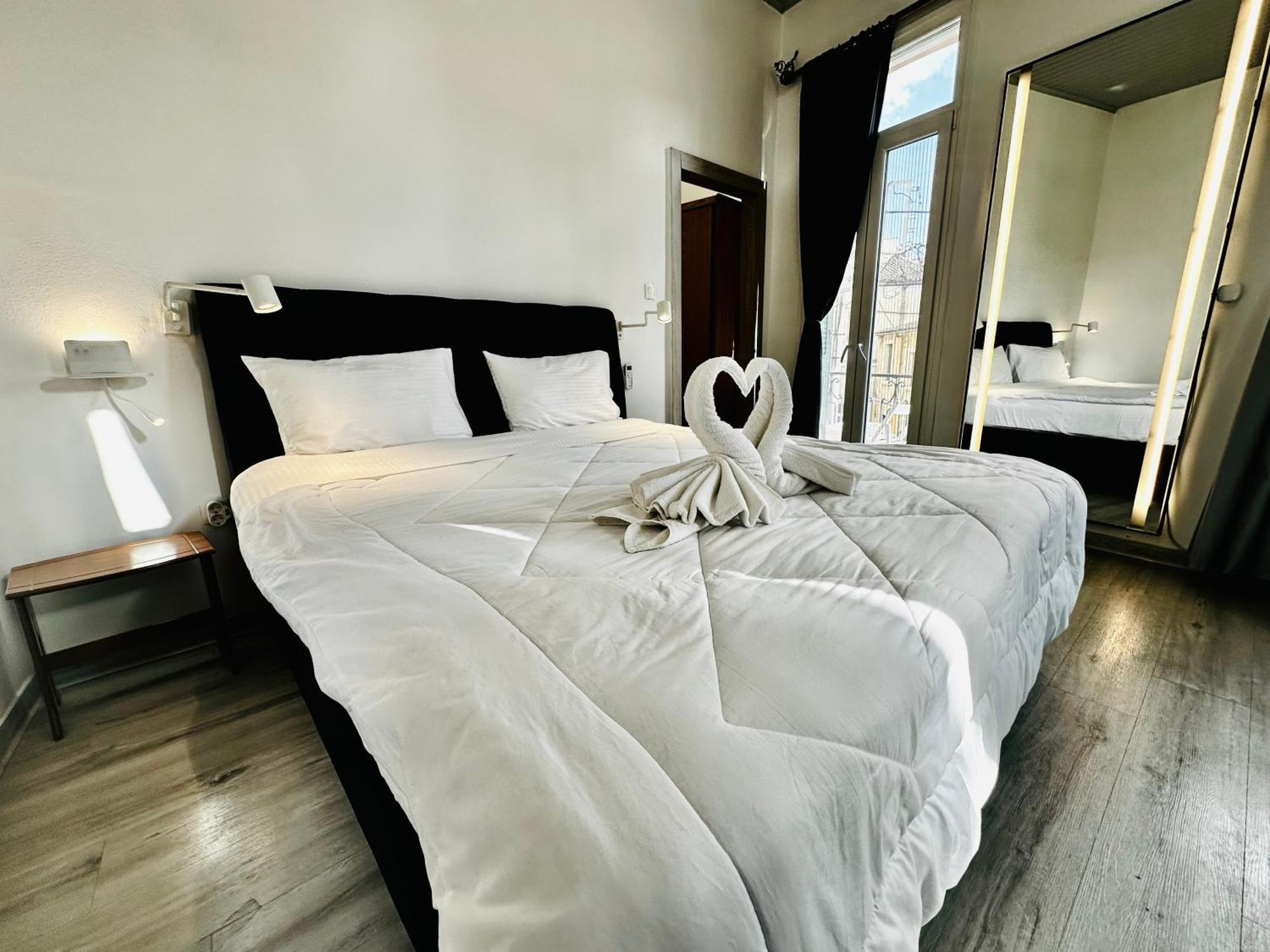 Corfu  Travelers Luxury Suites, Studios & Apartments מראה חיצוני תמונה
