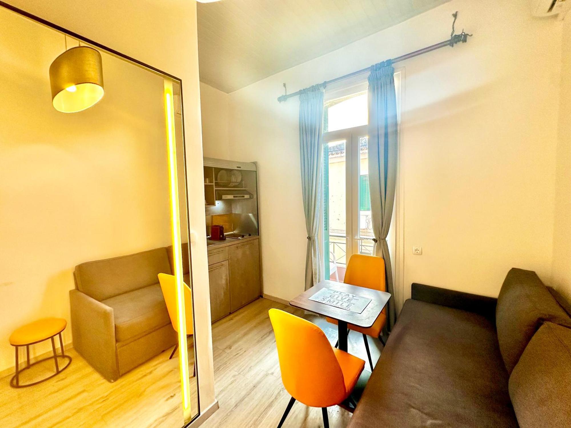 Corfu  Travelers Luxury Suites, Studios & Apartments מראה חיצוני תמונה