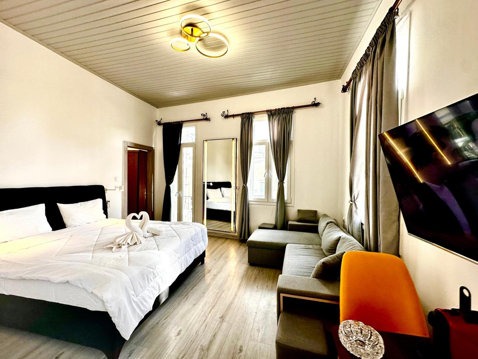 Corfu  Travelers Luxury Suites, Studios & Apartments מראה חיצוני תמונה