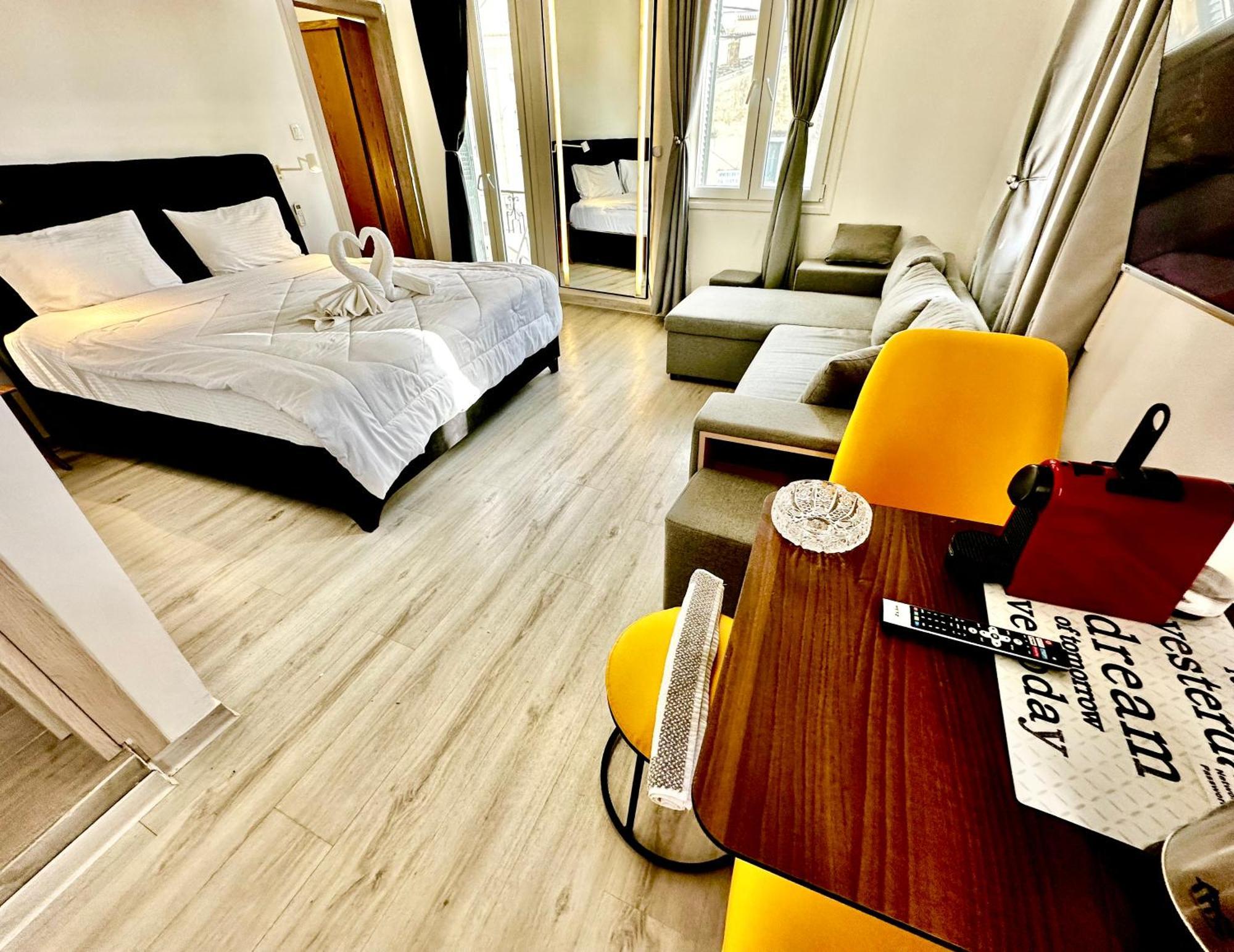 Corfu  Travelers Luxury Suites, Studios & Apartments מראה חיצוני תמונה