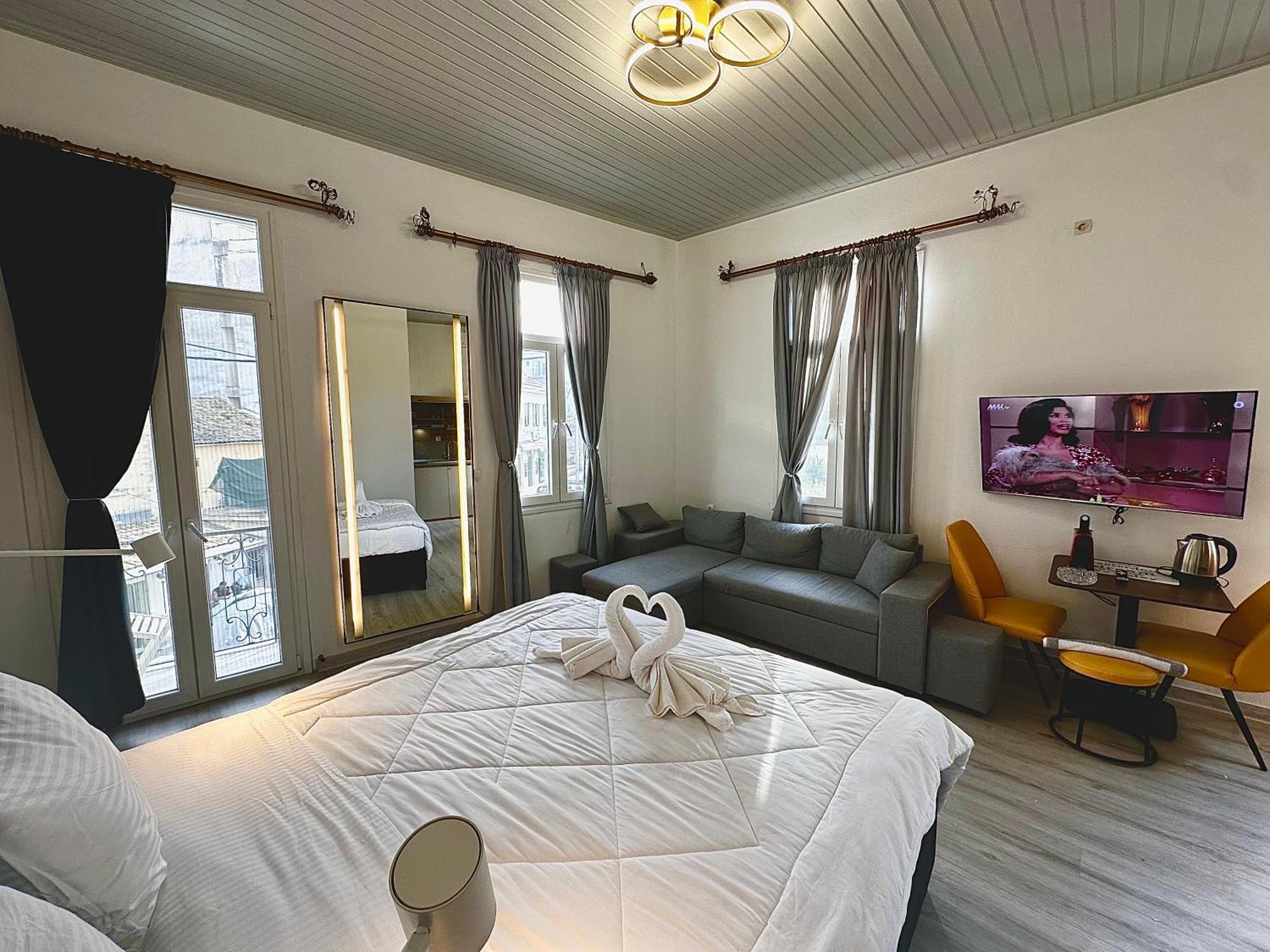 Corfu  Travelers Luxury Suites, Studios & Apartments מראה חיצוני תמונה