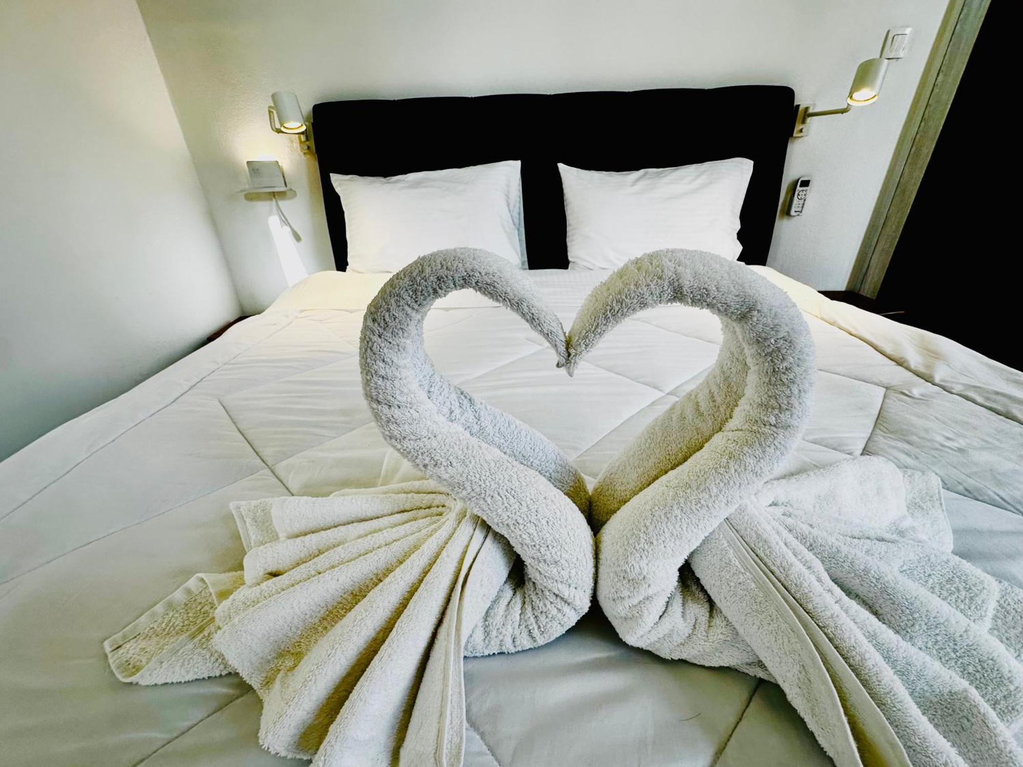 Corfu  Travelers Luxury Suites, Studios & Apartments מראה חיצוני תמונה