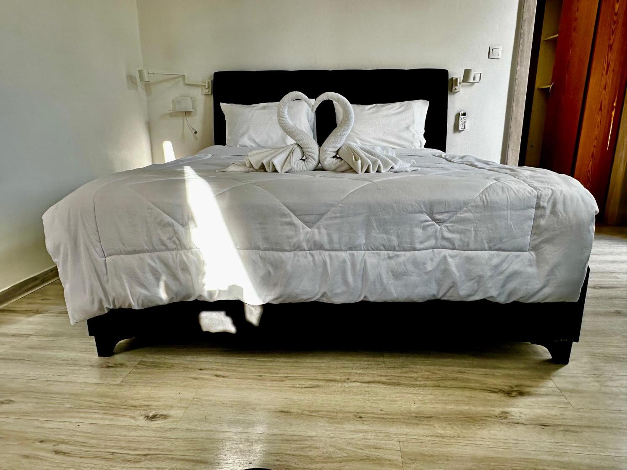 Corfu  Travelers Luxury Suites, Studios & Apartments מראה חיצוני תמונה