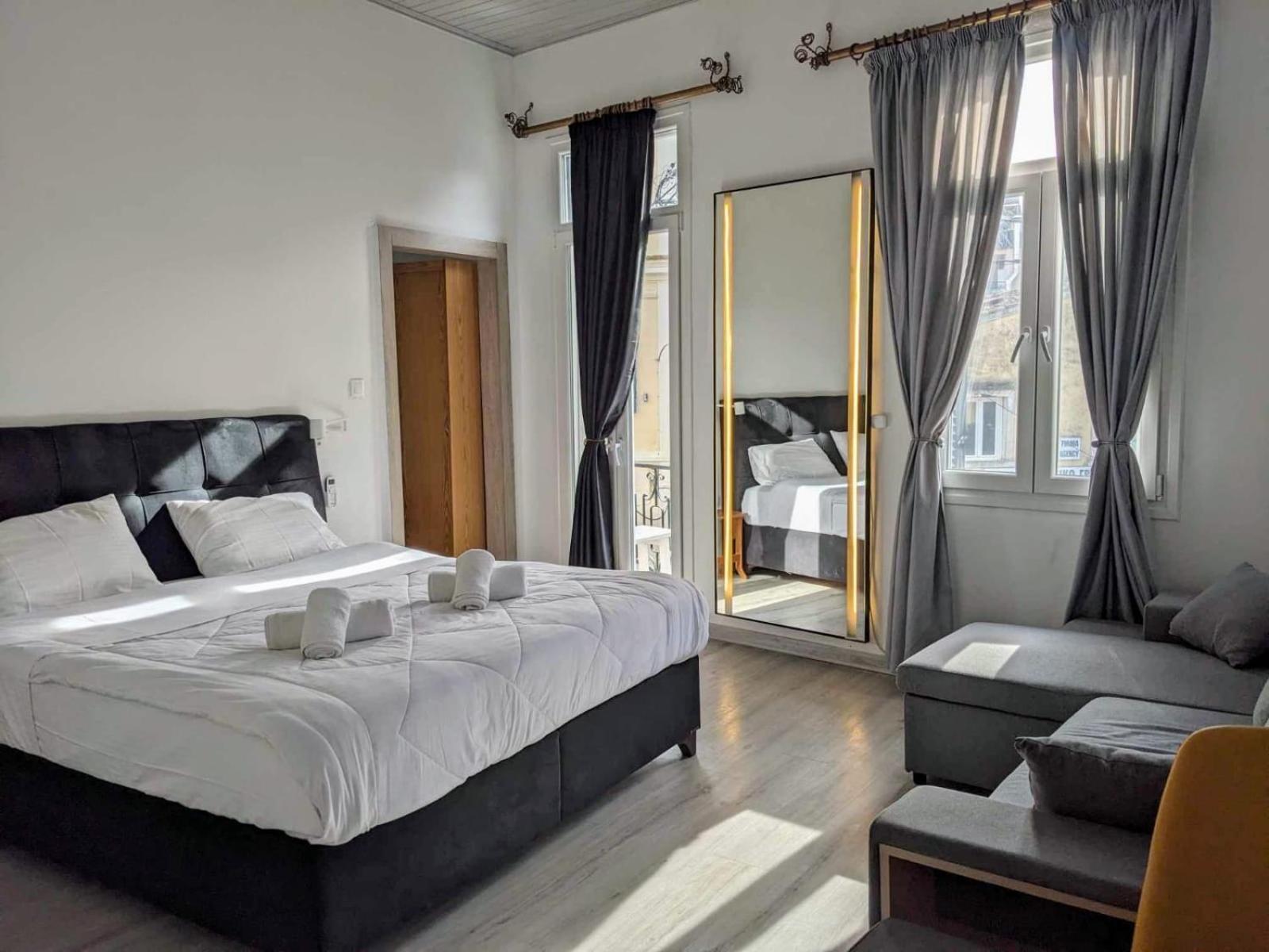 Corfu  Travelers Luxury Suites, Studios & Apartments מראה חיצוני תמונה
